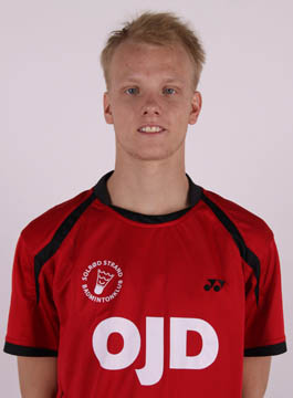 Seniorlandsholdsdebut til Holst.